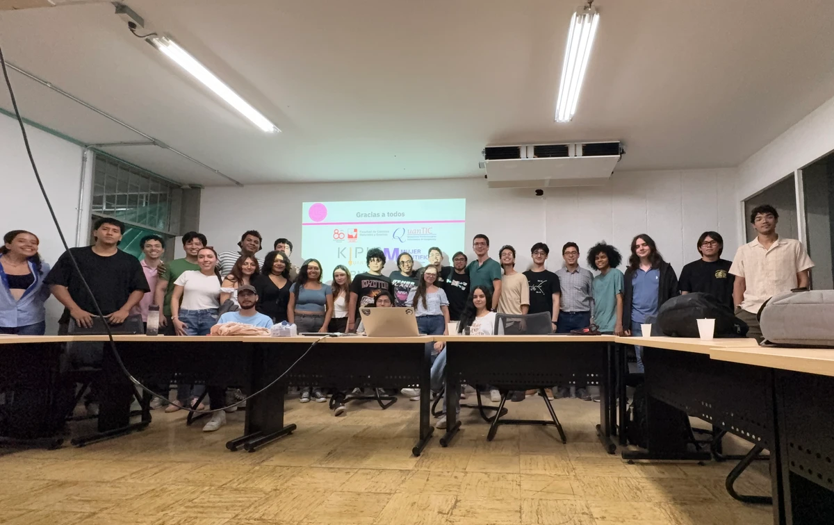 Foto grupal de todos los participantes del Qiskit Fall Fest 2025